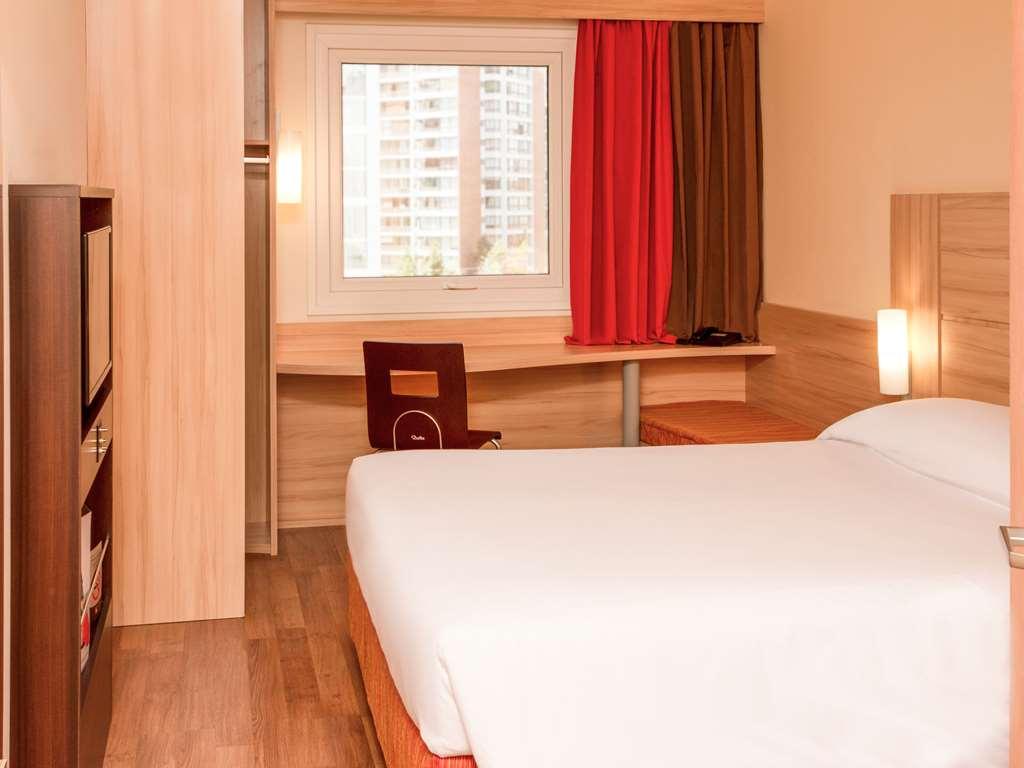 Ibis Santiago Las Condes Zimmer foto
