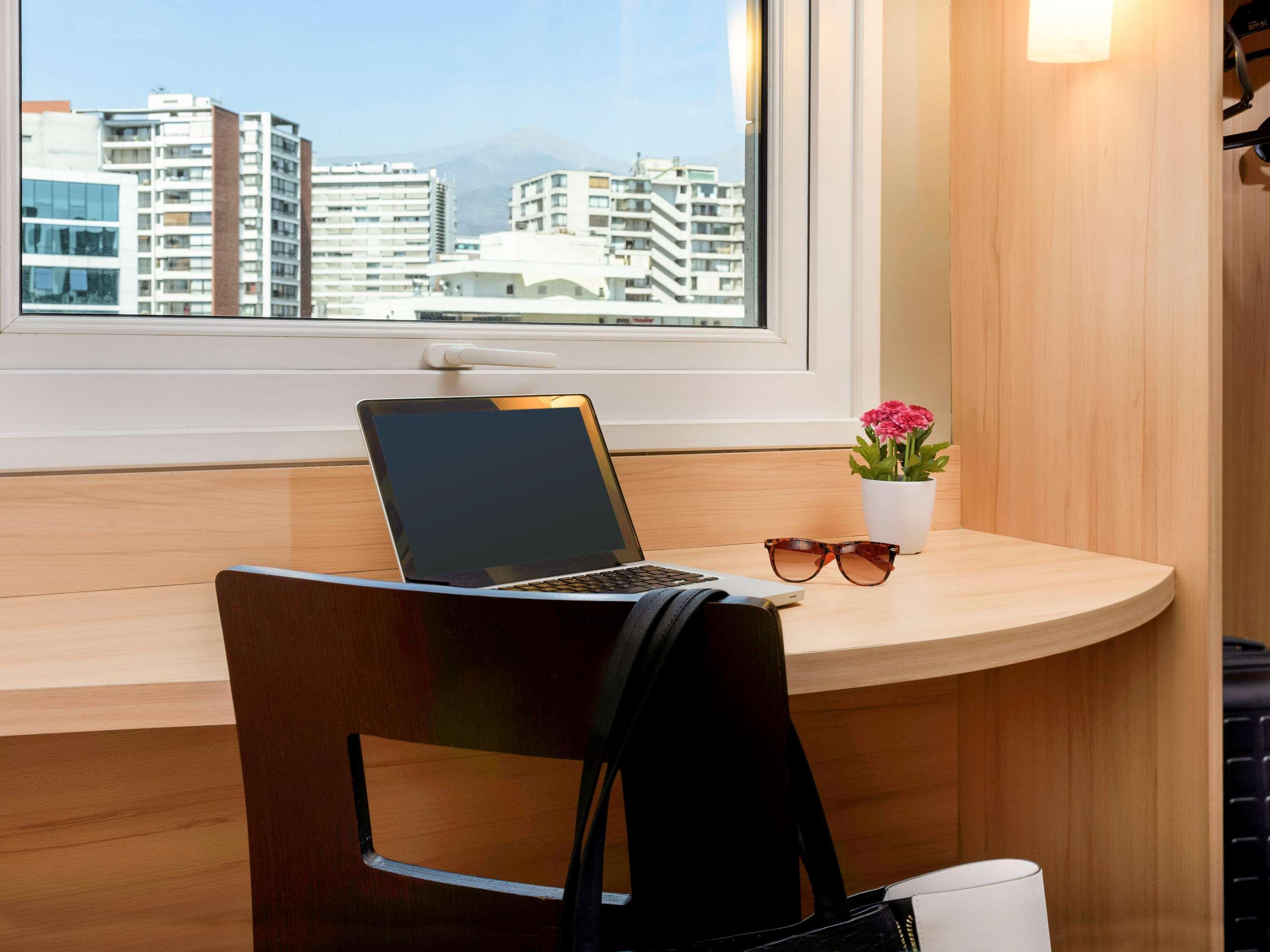 Ibis Santiago Las Condes Exterior foto