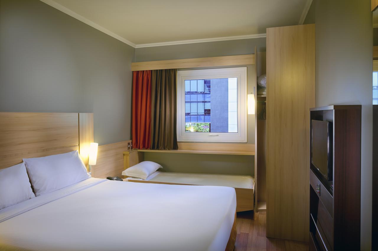 Ibis Santiago Las Condes Exterior foto